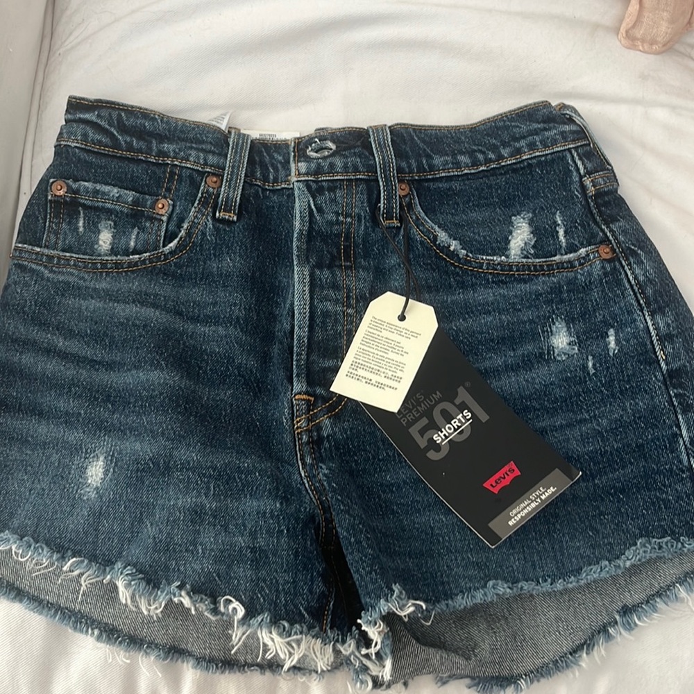 Levi 501 cutoff short with frayed hem